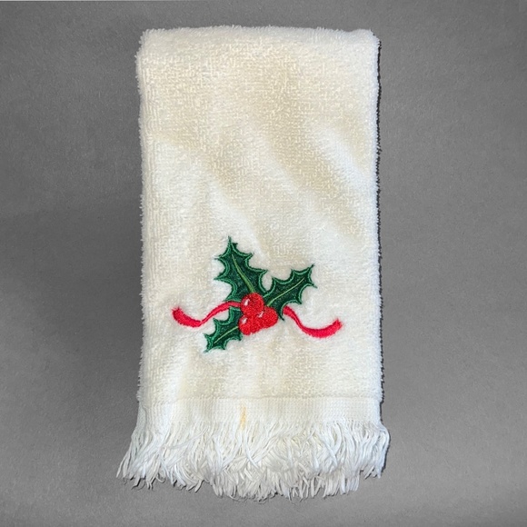 Set of 4 Small Christmas Hand Towels - Picture 6 of 9